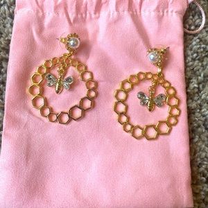 Beautiful bee earrings